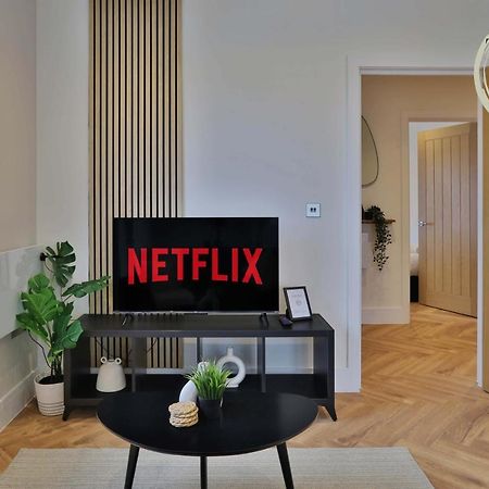 Newly-Built Urban Retreat By Ttlg Stays Rickmansworth Eksteriør billede