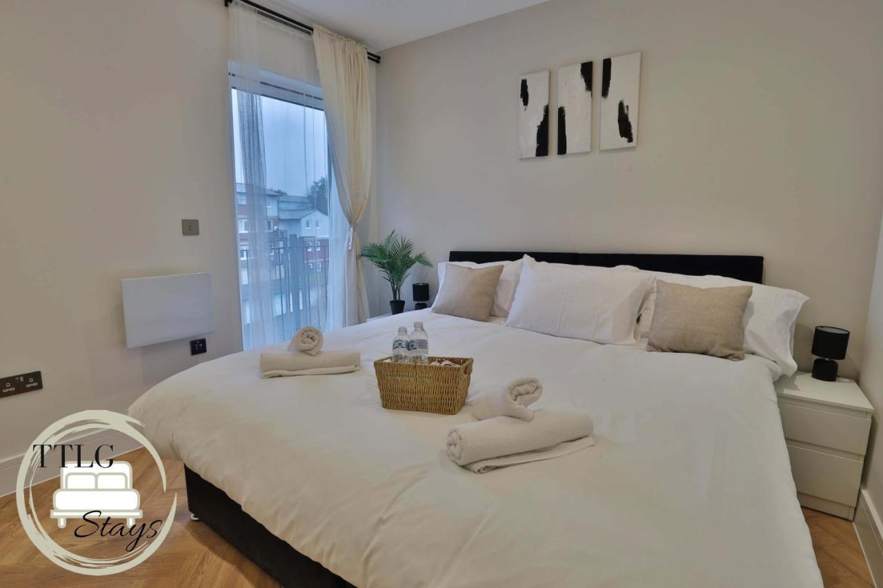 Newly-Built Urban Retreat By Ttlg Stays Rickmansworth Eksteriør billede