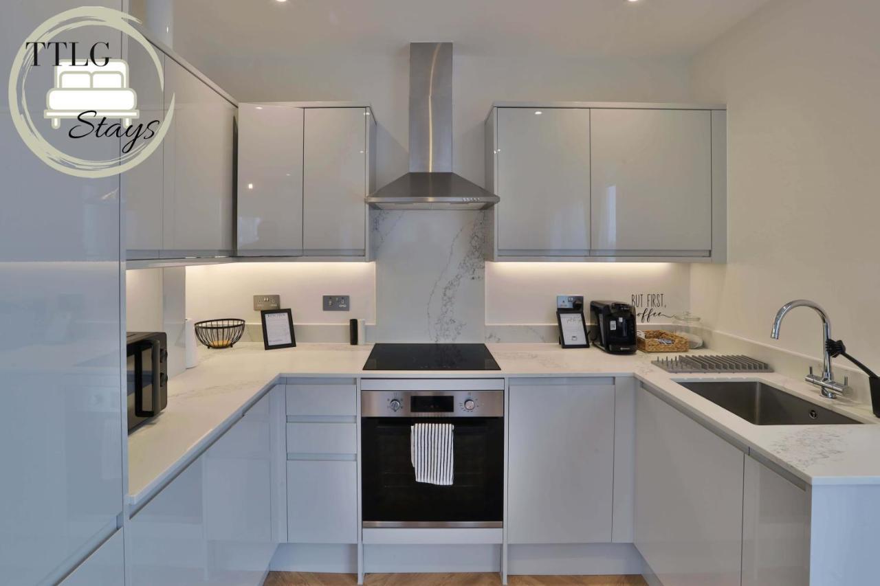 Newly-Built Urban Retreat By Ttlg Stays Rickmansworth Eksteriør billede